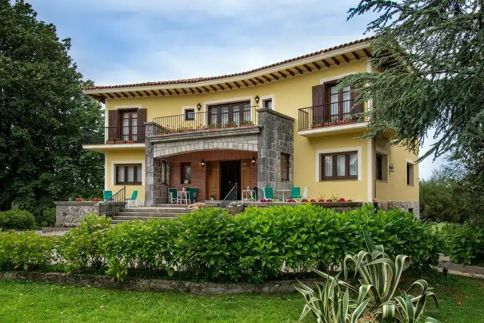 Imagen de la fachada del Hotel Hontoria.