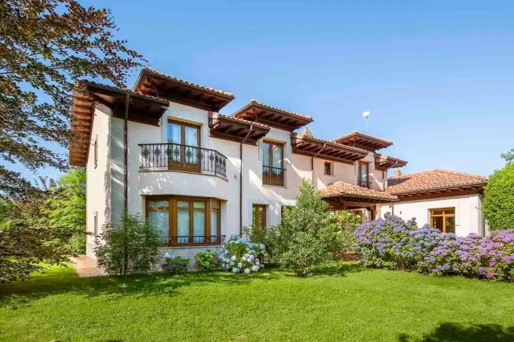Imagen de la fachada del Hotel Rural Arpa de Hierba.