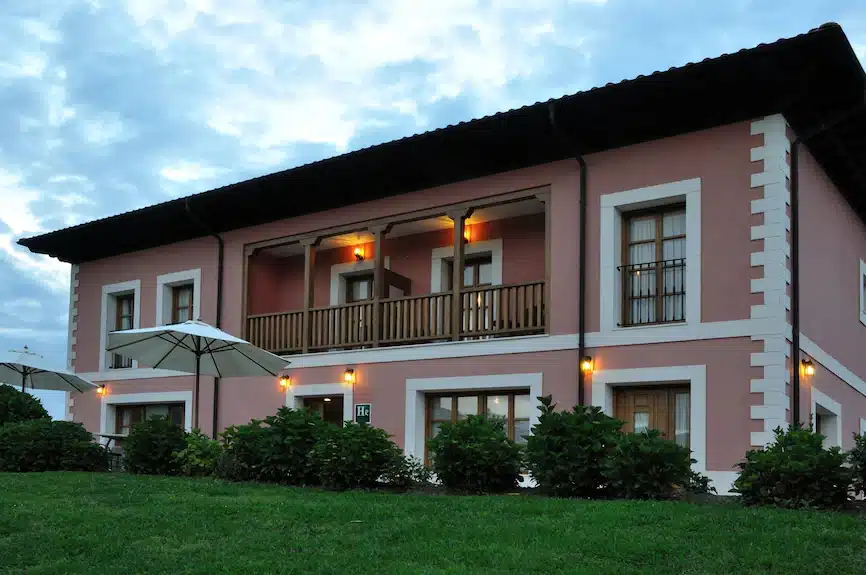 Hotel Puerta del Oriente en Tresgrandas