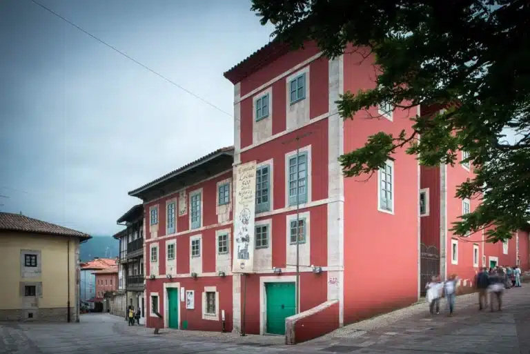 Imagen del Palacio de Posada Herrera