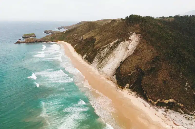Imagen aérea de la playa de San Antolín