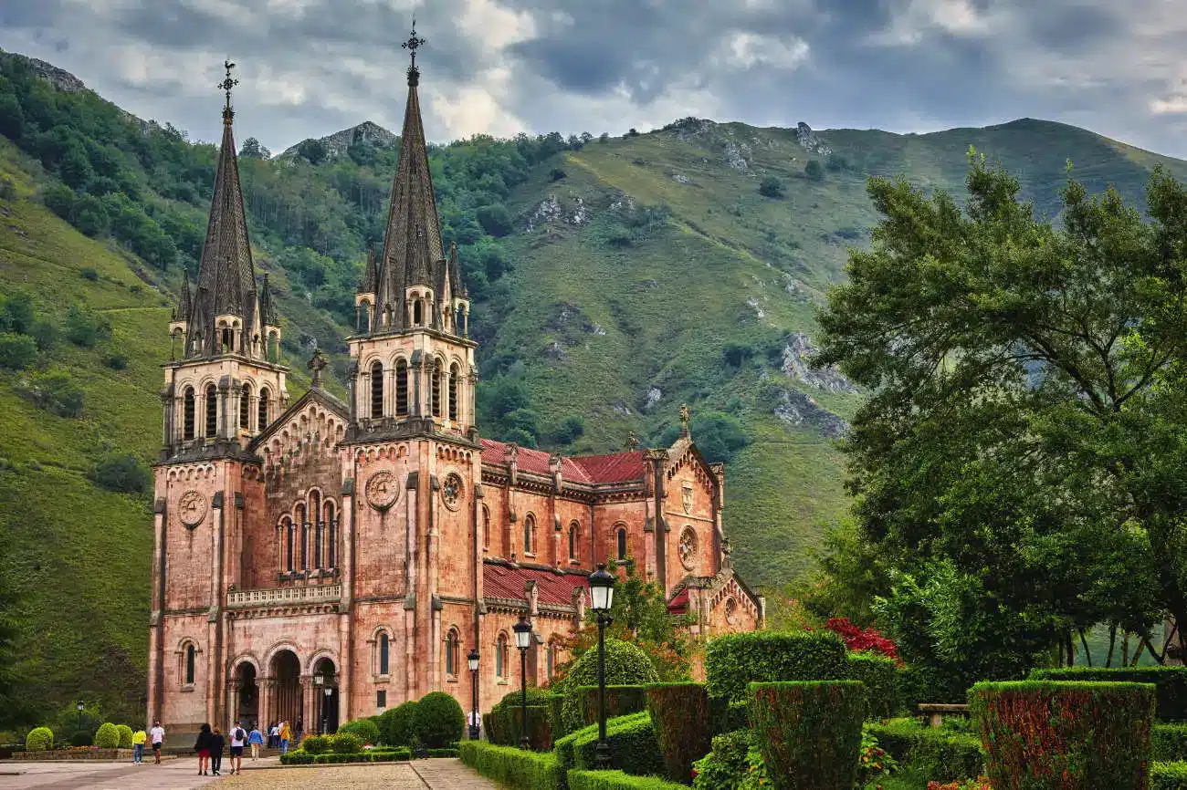 Imagen de la Basílica de Covadonga en la última etapa.