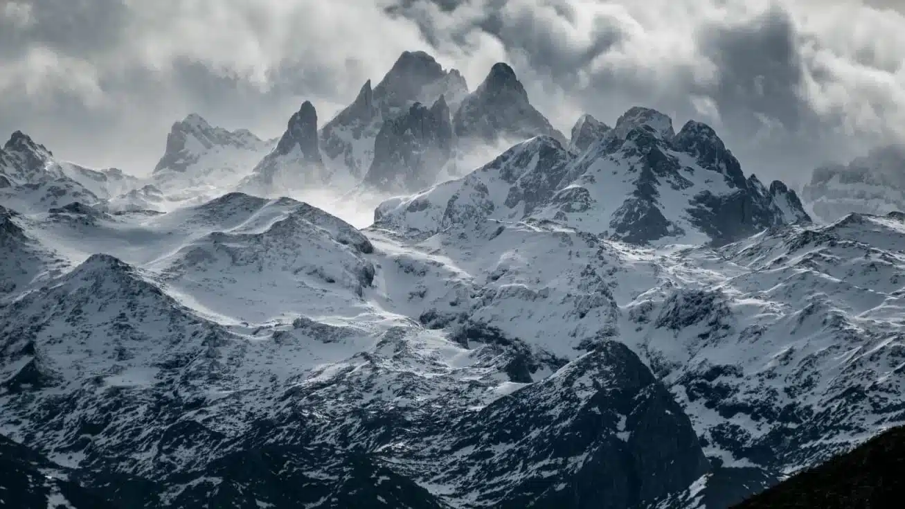 Vistas en invierno desde el Mirador de los Picos de Europa