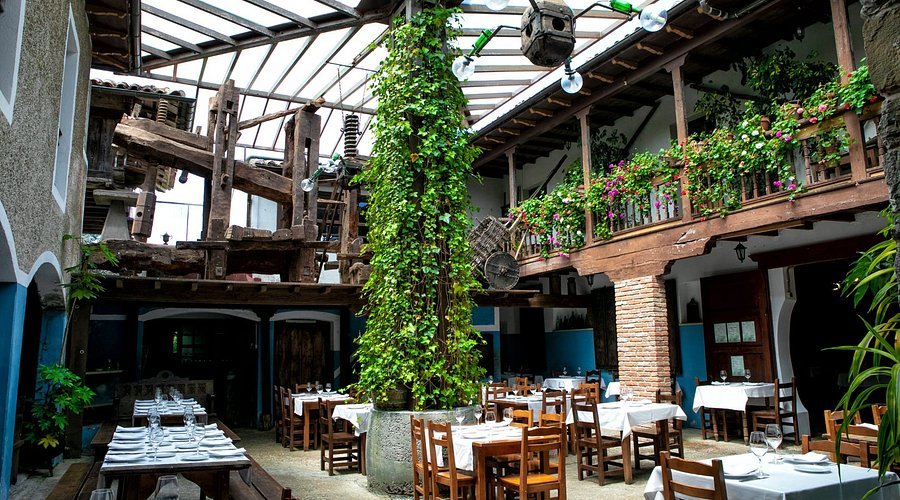 Restaurante El Cabañón, ideal para comidas en familia cerca de las playas de Gulpiyuri y San Antolín