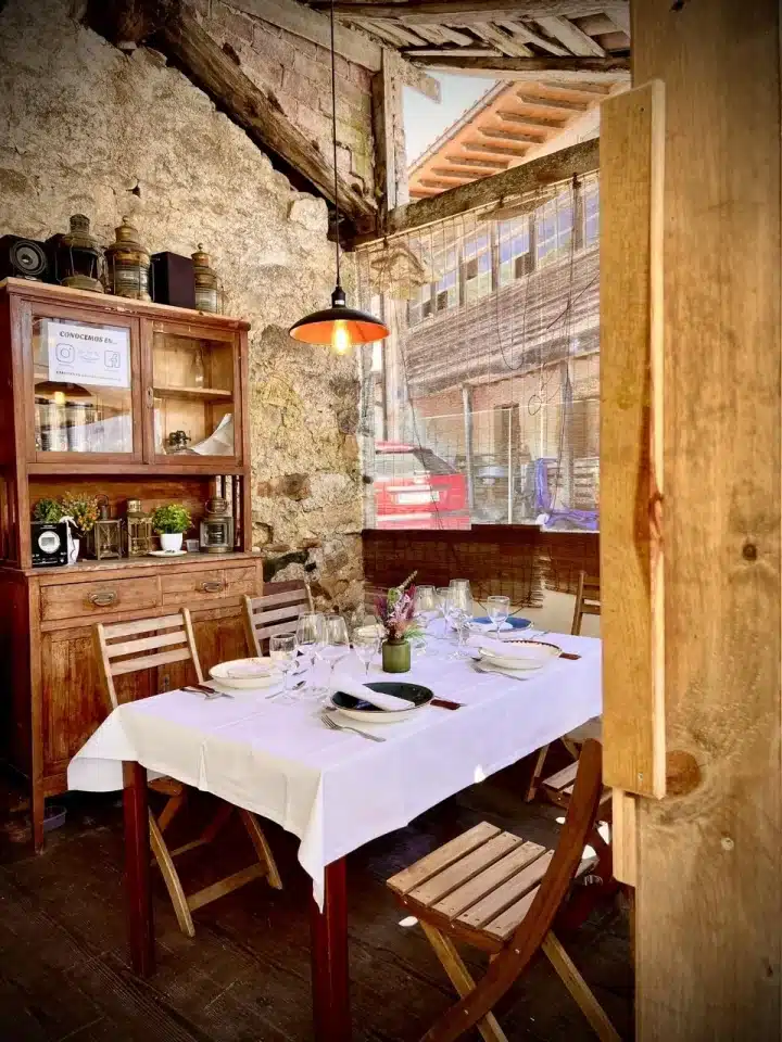 Restaurante Casa Xico en Llanes, cocina tradicional asturiana en plena ruta del Camino Encantado