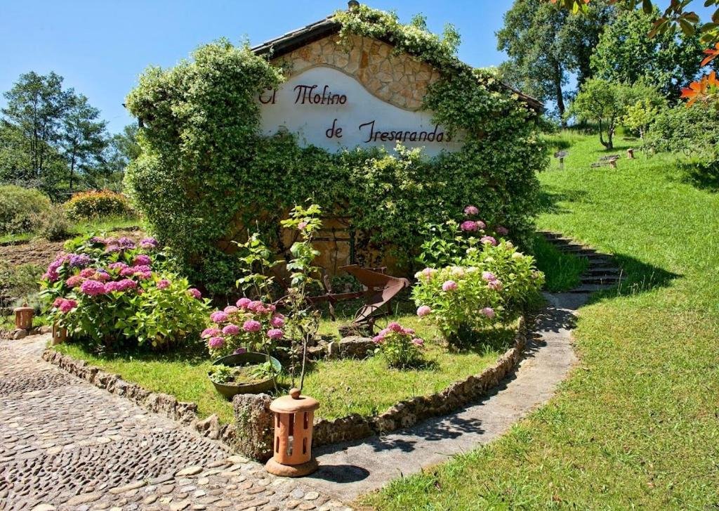 Fachada principal del Hotel Santuario kunturi