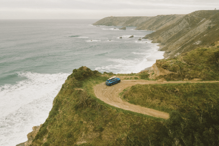 Alquiler coches Llanes Asturias para recorrer la costa en coche