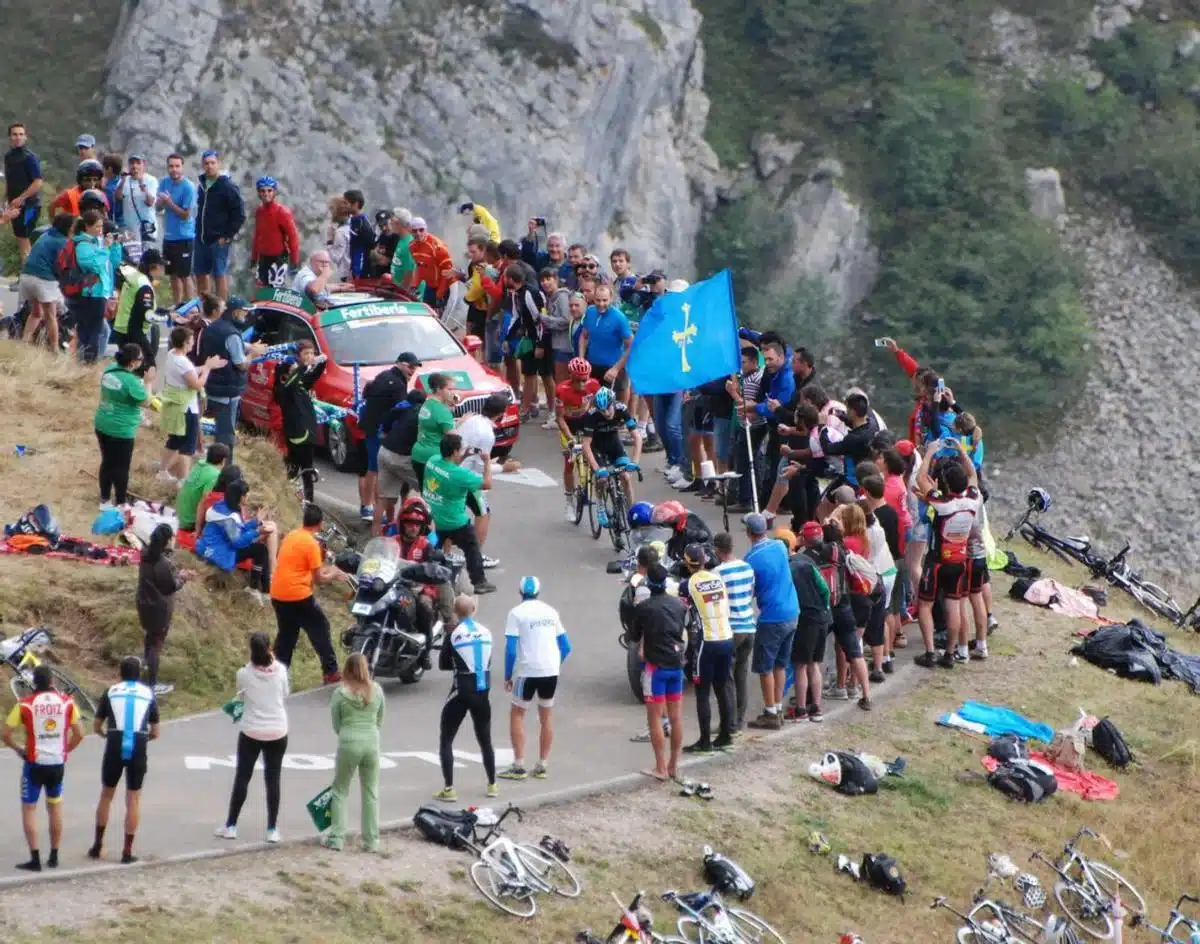 Etapa 2 de la Vuelta Ciclista a Asturias 2026 desde Llanes a Pola de Lena