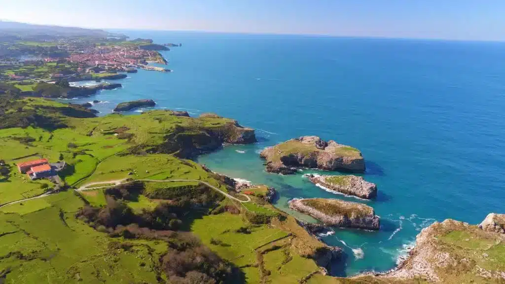 hoteles-playa-en-llanes-1