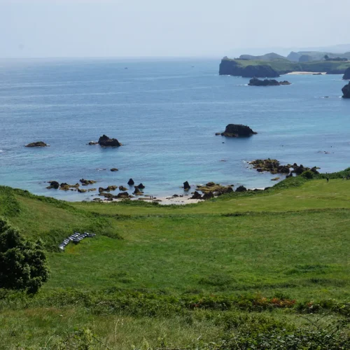 Imagen de la PLaya del Valle desde el sendero que lleva a la Playa de Torimbia