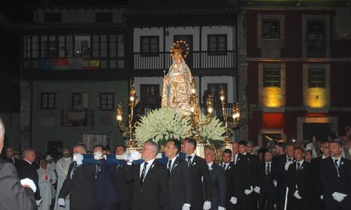 Fiesta de la Guia Llanes Procesión nocturna