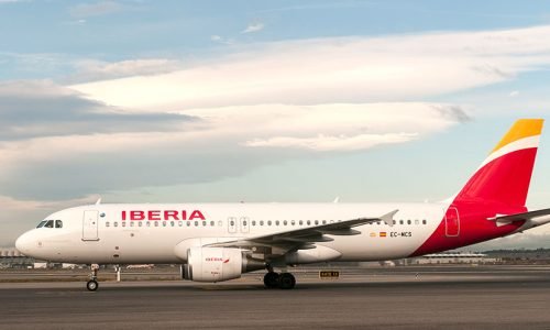 Imagen de uno de los vuelos a Asturias con un Airbus A320 de Iberia