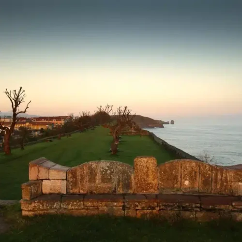 Paseo de San Pedro durante el amanecer
