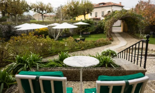 Balcón de la entrada del Hotel Hontoria.