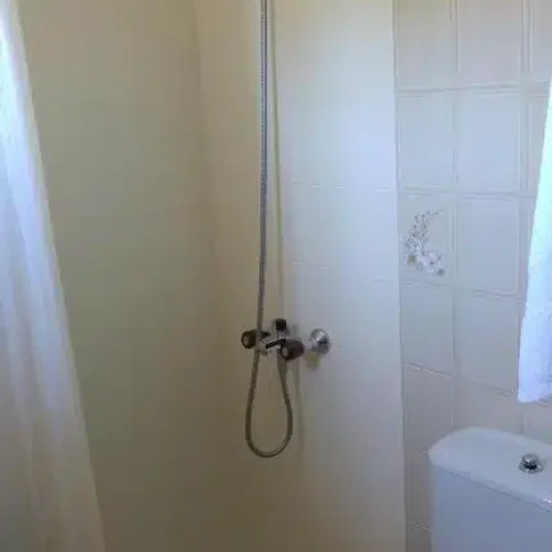 Baño de una de las habitaciones del Hotel La Encina