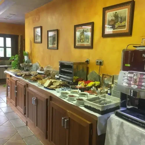 Desayuno tipo buffet del Hotel Rural La Lluriga