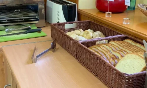 Imagen del buffet del hotel Palacio de Garaña