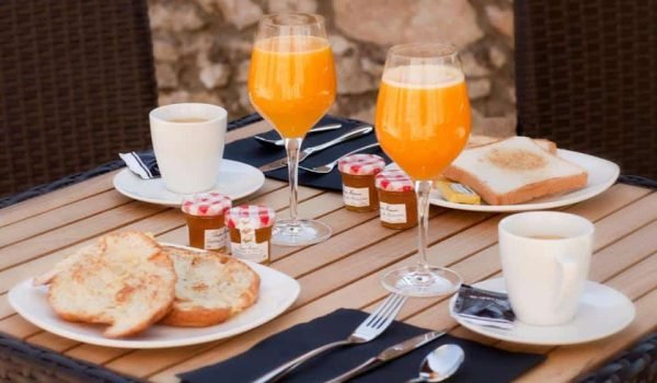 Desayuno del hotel villa miramar