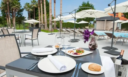 Terraza del Hotel La Palma de Llanes.