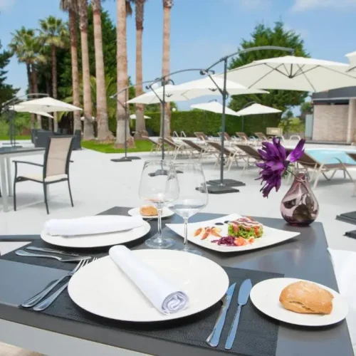 Terraza del Hotel La Palma de Llanes.