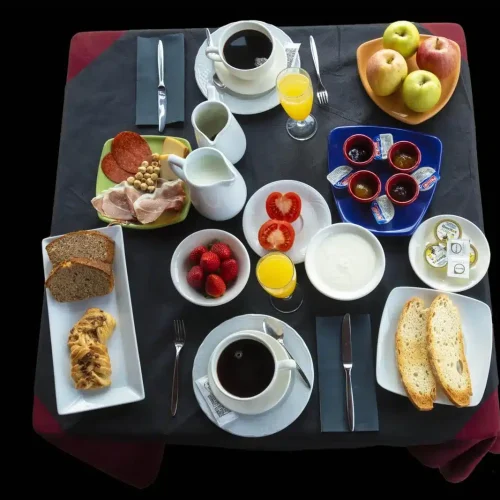 Buffet del desayuno del Hotel Puerta del Oriente