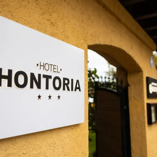 Entrada del Hotel Hontoria.