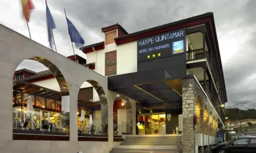 Entrada del Hotel Kaype Quintamar