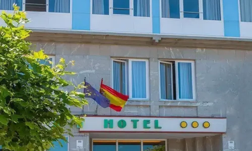 Foto de la entrada del Hotel Miraolas