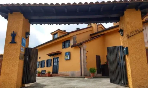 Entrada del Hotel Rural El Otero