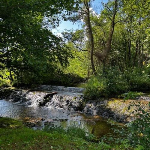 Imagen del río Cabra, en pleno Hotel Santuario kunturi