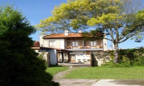 Imagen de la fachada del Hotel Rural Cuartamenteru