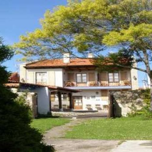 Imagen de la fachada del Hotel Rural Cuartamenteru