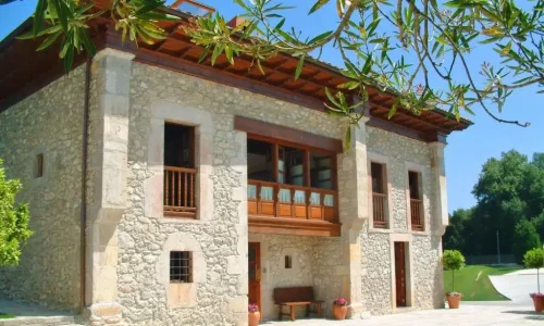 Imagen de la fachada del Hotel Aldama Golf