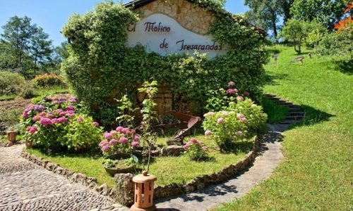 Fachada principal del Hotel Santuario kunturi