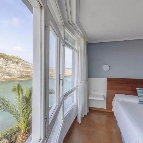 Habitación con vistas a la Playa Sablón del Hotel Sablón.