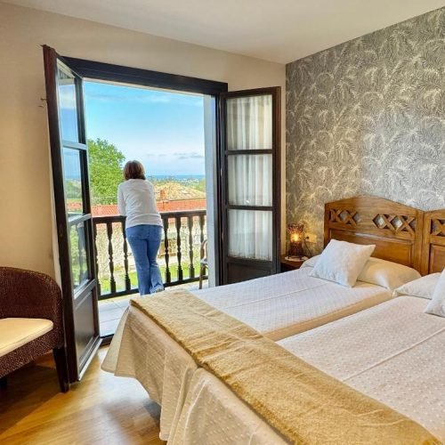 Habitación doble con vistas del Hotel Rural El Texeu