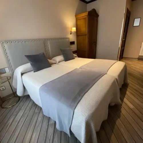Imagen de una de las habitaciones del Hotel Los Molinos