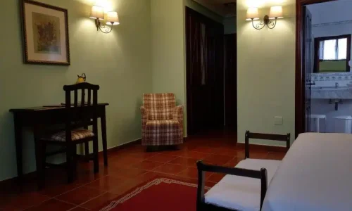 Diseño interior de una habitación del Hotel Rural El Otero