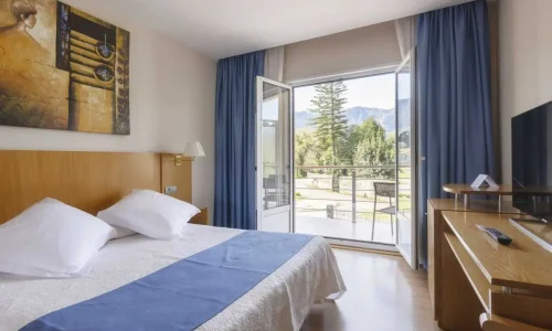 Habitación del Hotel Villa de Llanes.