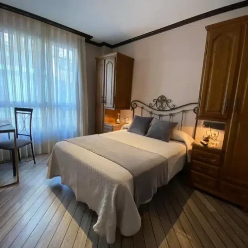 Imagen de una de las habitaciones del Hotel Los Molinos