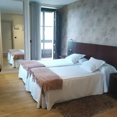 Imagen de la habitación3 del Hotel Villa Marrón.