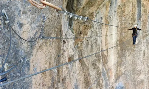 hacer-via-ferrata-hermida