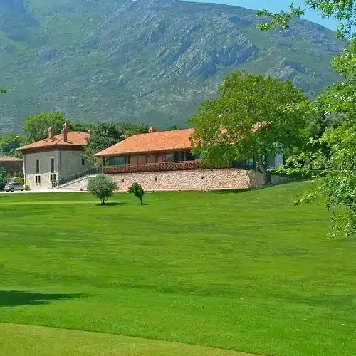 Vistas al Hotel Aldama Golf desde el campo de golf