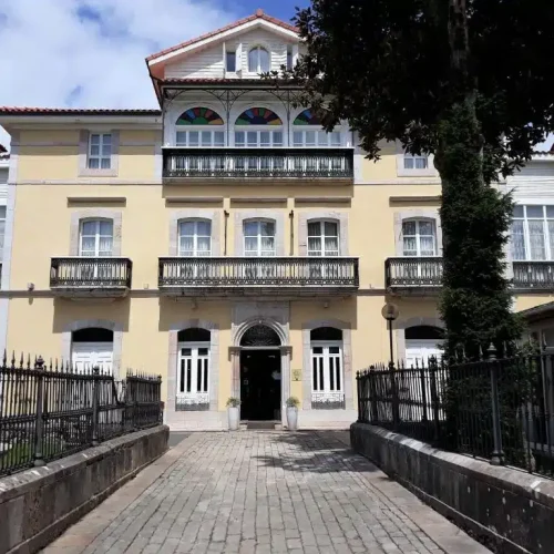 Imagen de la fachada del Hotel Palacio de Garaña