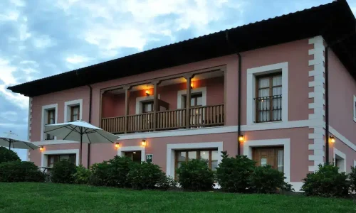 Hotel Puerta del Oriente en Tresgrandas