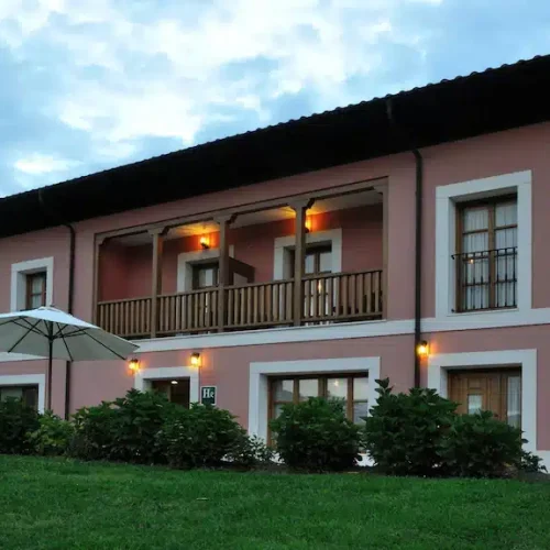 Hotel Puerta del Oriente en Tresgrandas