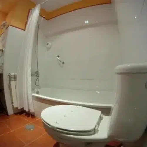 Imagen del baño del Hotel Rural Cuartamenteru