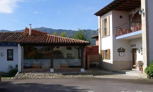 Entrada del Hotel Rural Cuartamenteru