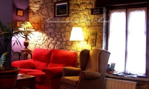 Salón interior del Hotel Rural Cuartamenteru