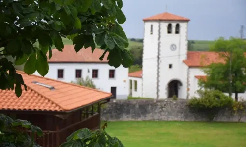Vistas desde el Hotel Hontoria a la iglesia de Hontoria.